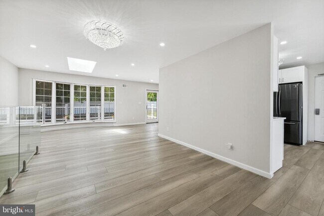 Foto del edificio - 4 Hillside Ave