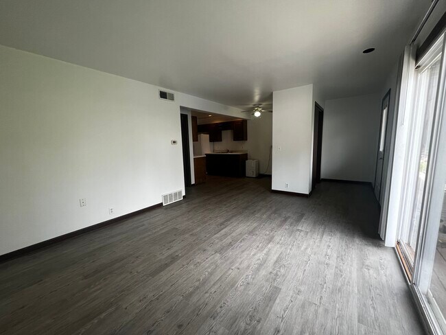 Foto del edificio - 52 Nathan Drive