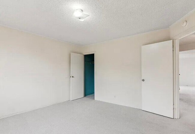 Foto del edificio - 1629 W 110th St