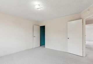 Building Photo - 14923 E 50th Dr