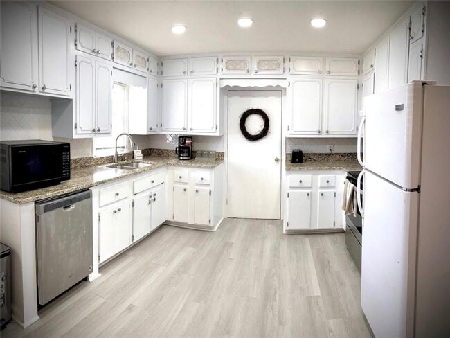 Building Photo - 513 Arnold Mill Rd