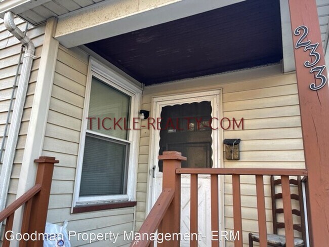 Building Photo - 1 br, 1 bath House - 233 S Goodman St