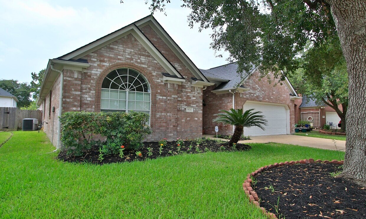 Foto principal - 19639 Chestnut Brook Ct