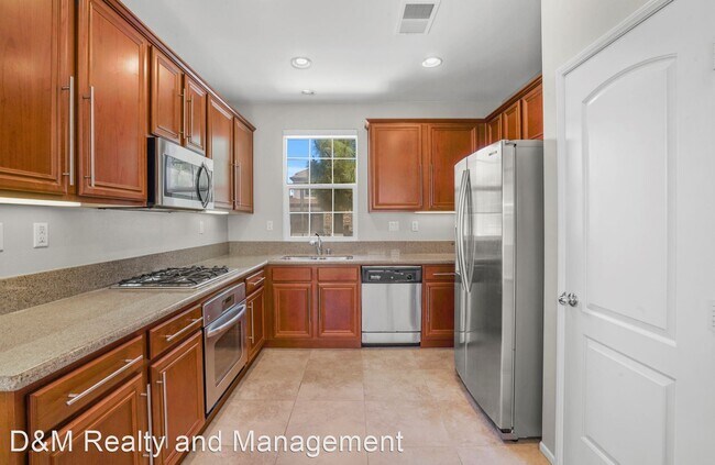 Building Photo - 4 br, 2.5 bath House - 3647 Glen Avenue