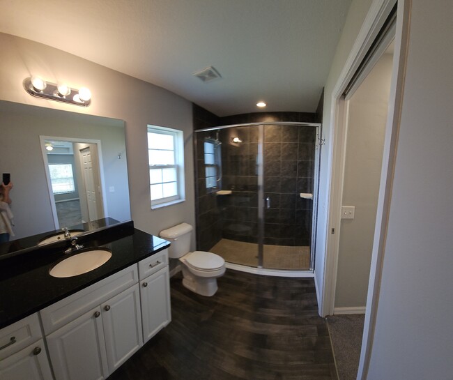 Foto del edificio - 8 Hemlock Terrace Pl