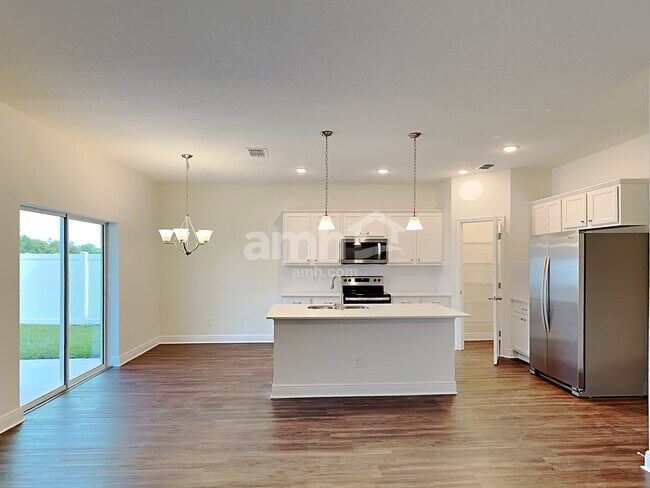Building Photo - 815 Heavenly Dr