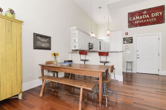 Foto del edificio - 185 Webster Ave