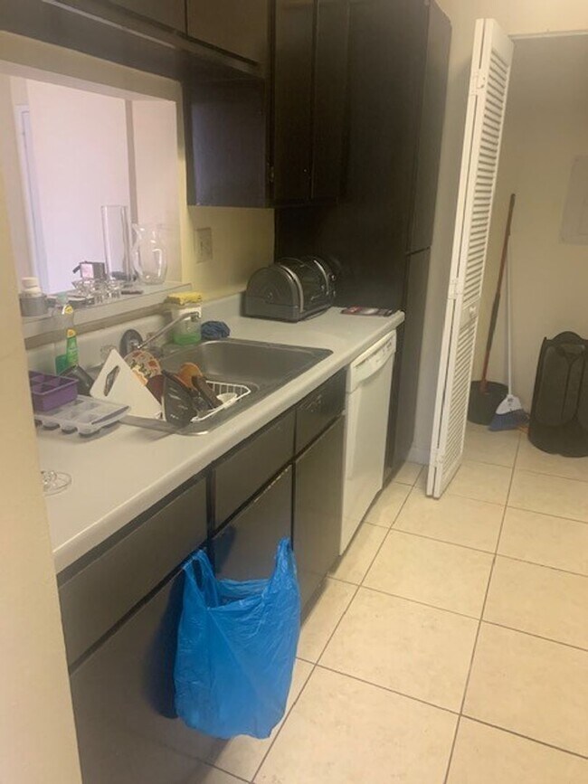 Foto del edificio - 1 Bedroom in a Beautiful Neighborhood in Sunrise, FL