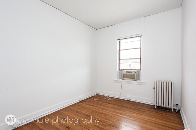 Building Photo - 293 E Deerpath Rd