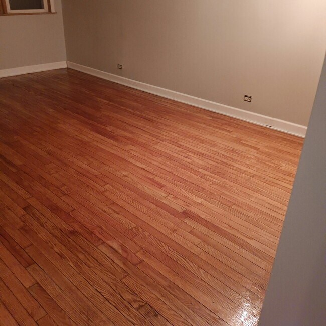 Foto del edificio - 933 W 95th St