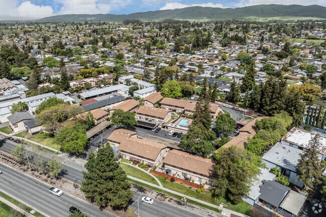 context - 1543 Parkwood Pl
