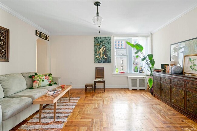 Foto del edificio - 811 Walton Ave