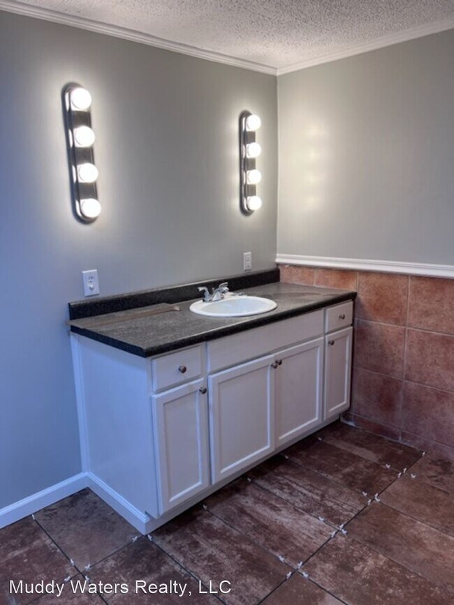 Foto del edificio - 4 br, 2 bath House - 1913 Simpson Dr
