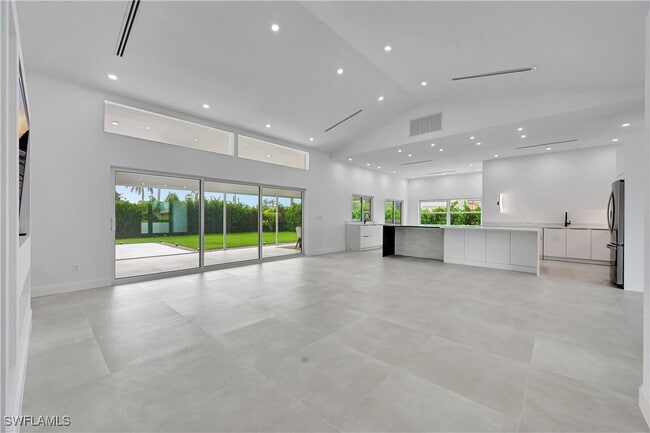 Building Photo - 2517 Kings Lake Blvd