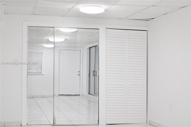 Foto del edificio - 5831 Taylor St