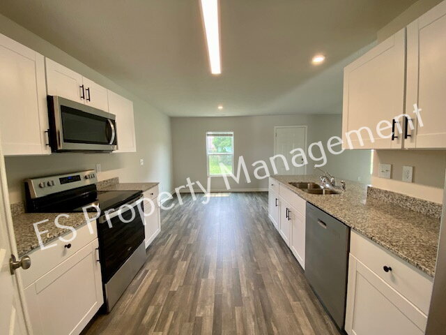 Building Photo - Lovely 5 Bedroom 3 Bathroom New Build in Muncie!