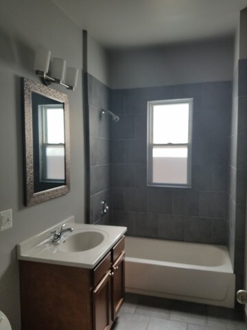 Building Photo - 1309 W 112th St