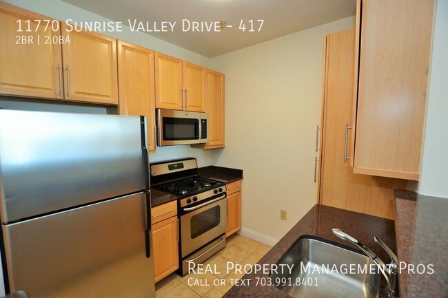 Foto del edificio - Live in One of Reston's Premier Condo Buil...