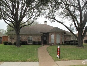 Building Photo - 4445 Jenning Dr