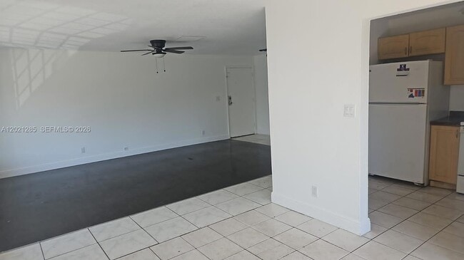 Building Photo - 5300 NW 18th Ct