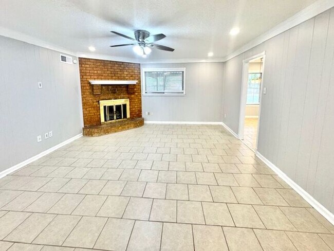 Foto del edificio - OPEN HOUSE! Renovated Bartlett Home- Highl...