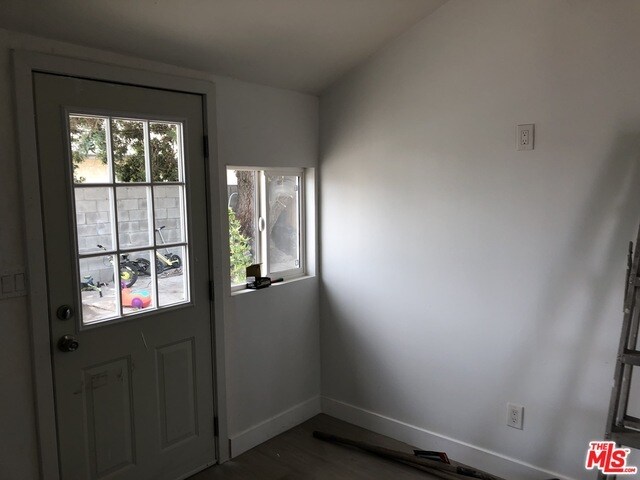 Foto del edificio - 4131 Lennox Blvd