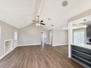 Building Photo - 10806 Parkland Woods Dr