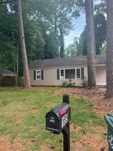 Building Photo - 189 Goldie Dr SE