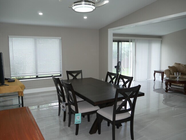 Foto del edificio - 15652 Bottlebrush Cir