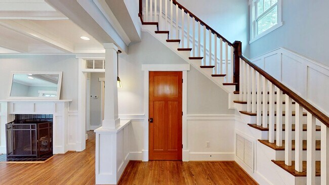 Foto del edificio - 2320 Chesterfield Avenue