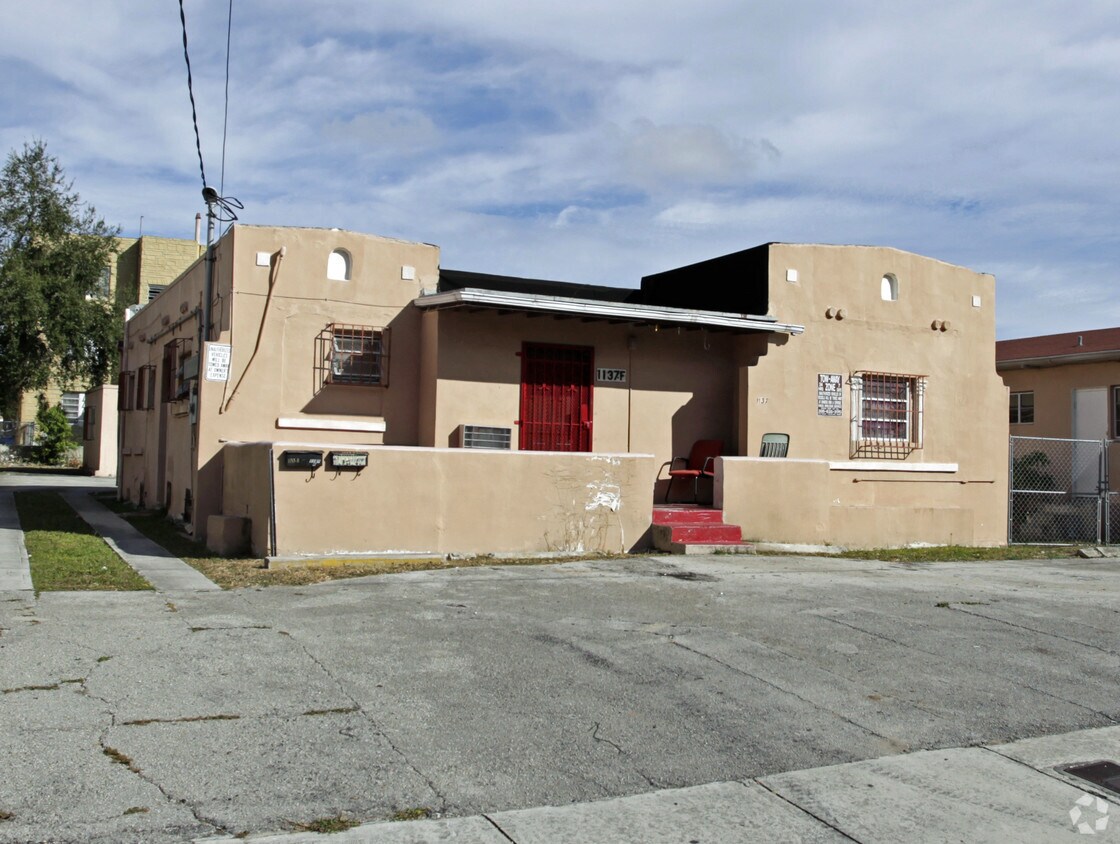 Foto del edificio - 1137 SW 5th St