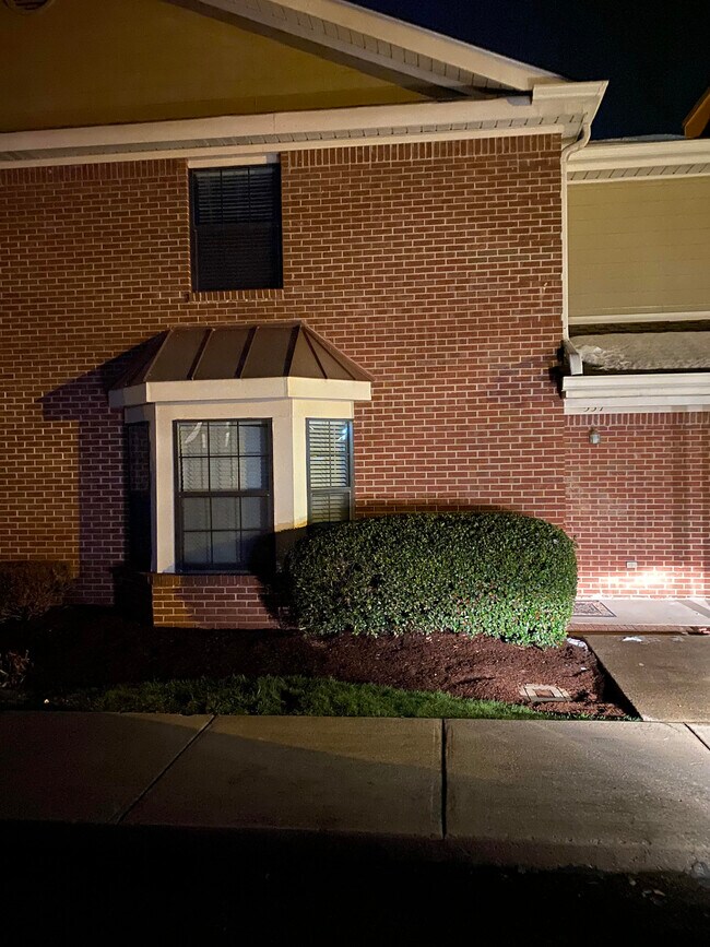 Photo - 537 Chandler Plz Townhome