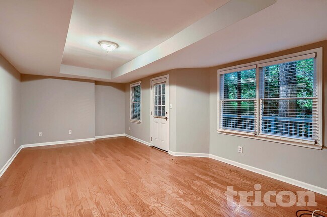 Foto del edificio - 1916 Lilac Ridge Dr