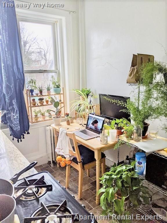 Building Photo - 71 Martin St