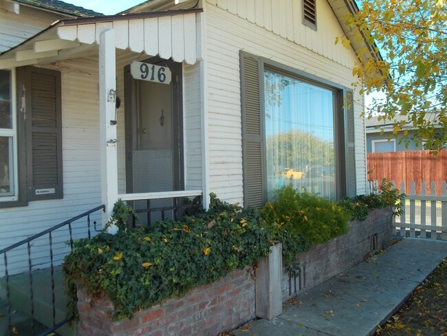 Foto del edificio - 916 12th St