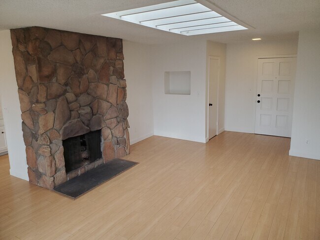 Building Photo - 12611 Caswell Ave