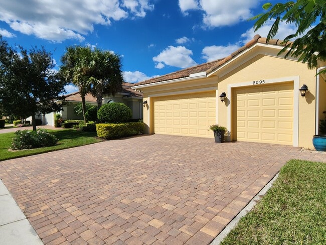 Foto del edificio - 2095 NW Diamond Creek Way