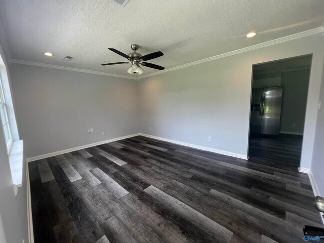 Foto del edificio - 2720 Old Railroad Bed Rd