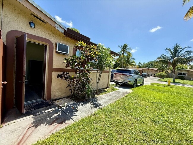 Building Photo - 3548 NW 39th Ave