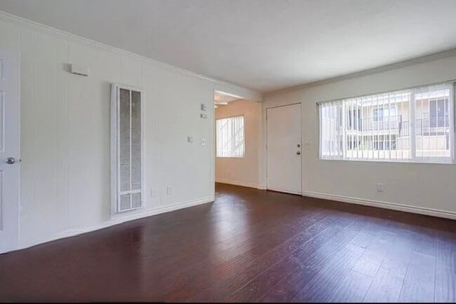 Building Photo - 3819 Wilson Ave
