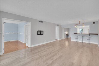 Building Photo - 3151 N Course Ln