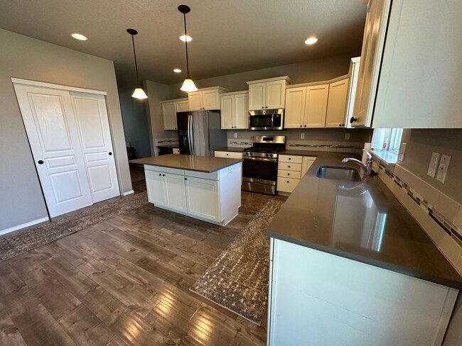Foto del edificio - Newer Home In North East Albany! Nealy 250...