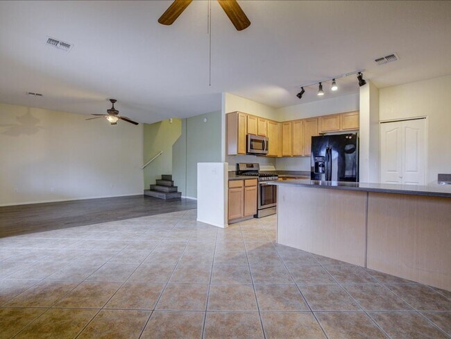 Building Photo - 1/2 OFF FIRST FULL MONTH'S RENT!