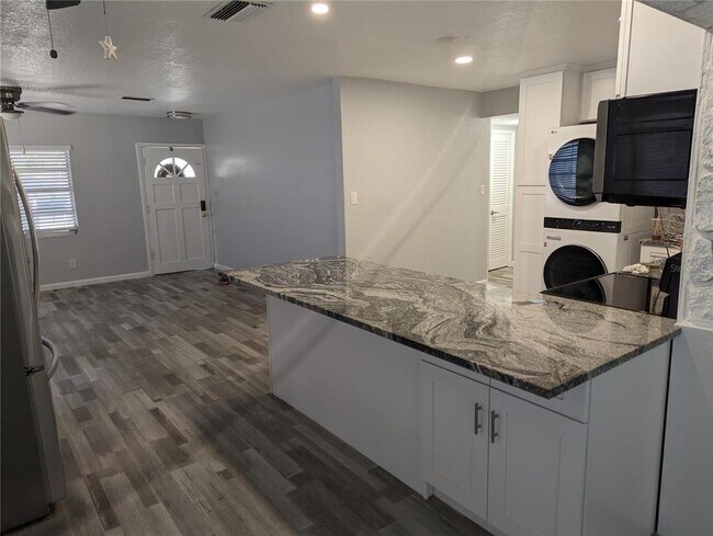 Foto del edificio - 206 N Gunlock Ave