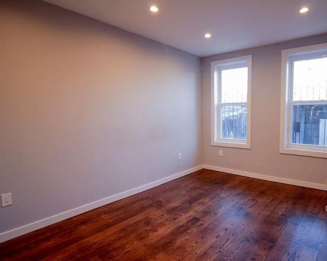 Foto del edificio - 693 Winthrop St