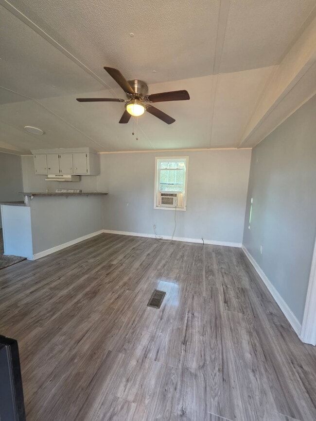 Building Photo - 652 Rices Creek Rd