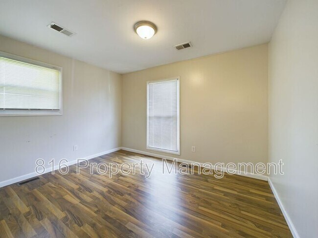 Foto del edificio - 19030-19032 E Swope Trail
