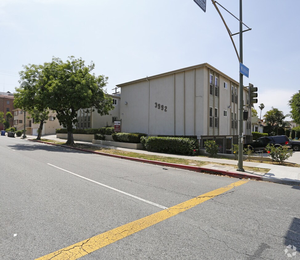 Foto del edificio - 3992 W 8th St