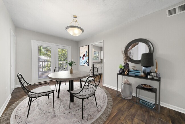 Foto del edificio - The Crossing at Henderson Mill Apartment Homes