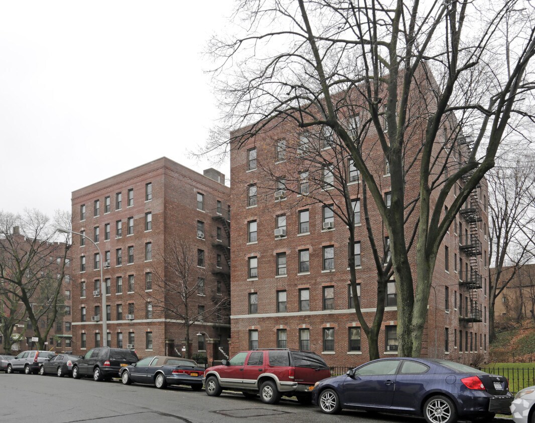 Primary Photo - 175 Highland Ave